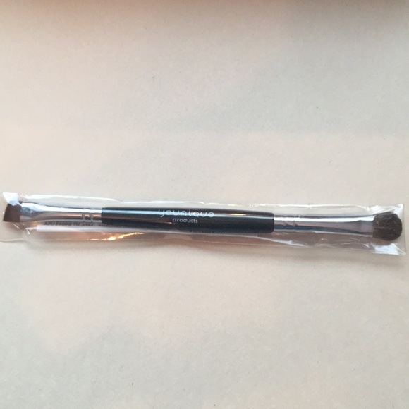 Younique Liner/Shader Brush